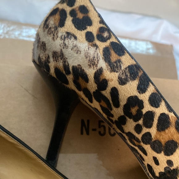 Coach Zan Leopard Print Calf Hair Pump Pointed Toe Heel Black Leather Sz 7.5 US - Picture 7 of 16